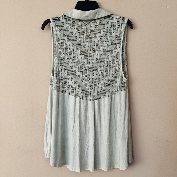 NWOT POL Clothing Green Pintuck Lace Button Down Top Sleeveless Blouse Top S - Picture 7 of 10